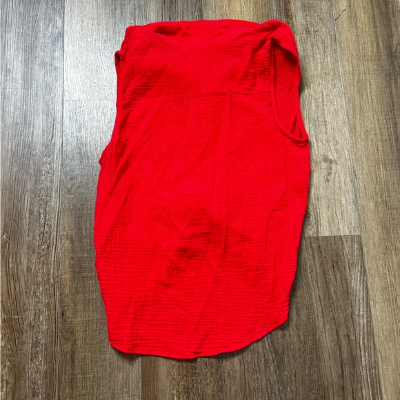 True Craft Red Button Down Tank - Picture 2 of 2